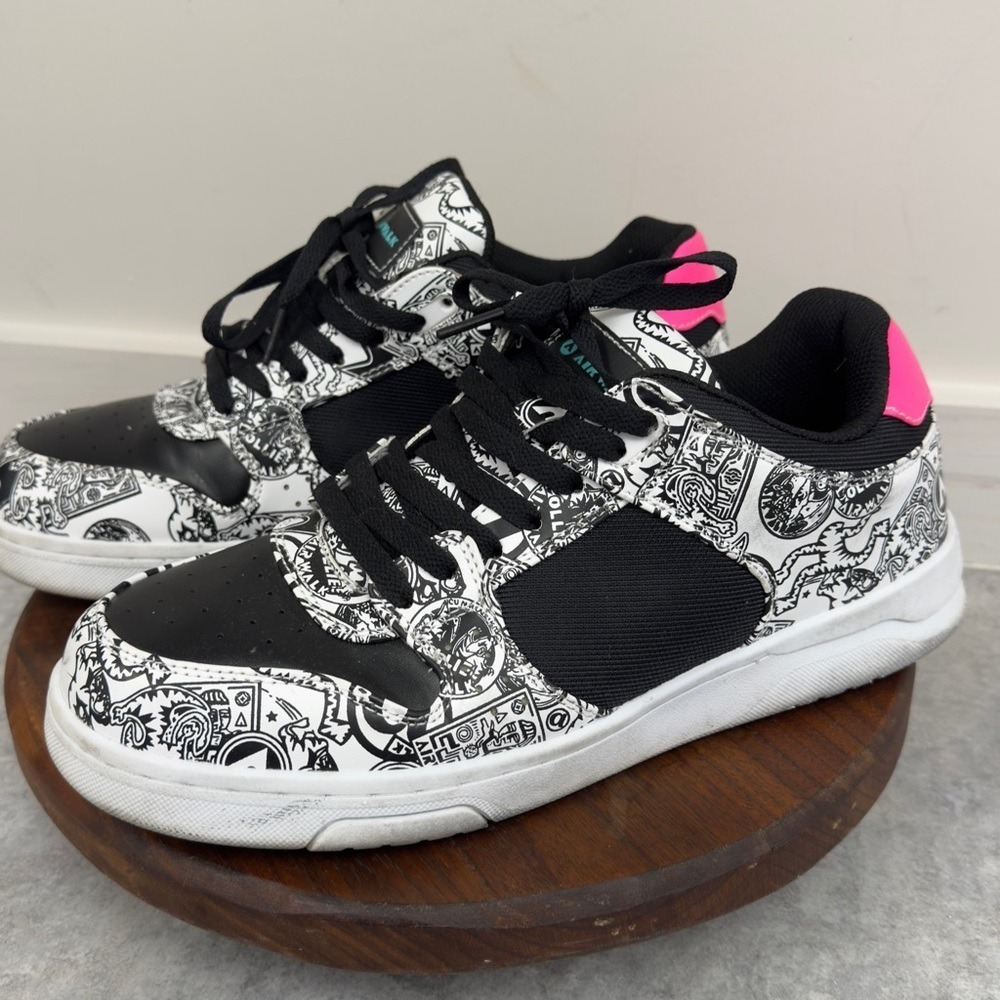 Airwalk Graphic Print Skate Sneakers Black White Pink Low Top Streetwear Shoes
